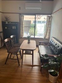 古い昭和レトロなアパート一階の一室を雑貨&ギャラリー&カフェ他多目的スペースにしました - COCORU 103（作品展示室、多目的スペース）