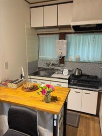 COCORU 103（作品展示室、多目的スペース） 手作り作品、アート作品展示室の室内の写真