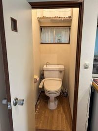 COCORU 103（作品展示室、多目的スペース） 手作り作品、アート作品展示室の室内の写真