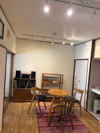 COCORU 103（作品展示室、多目的スペース） 手作り作品、アート作品展示室の室内の写真