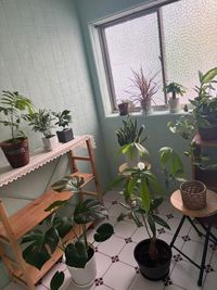 COCORU 103（作品展示室、多目的スペース） 手作り作品、アート作品展示室の室内の写真