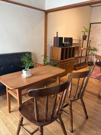 COCORU 103（作品展示室、多目的スペース） 手作り作品、アート作品展示室の室内の写真