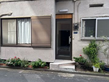 COCORU 103（作品展示室、多目的スペース） 手作り作品、アート作品展示室の外観の写真