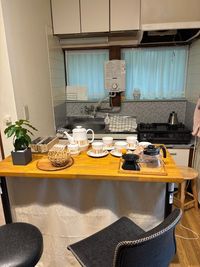 COCORU 103（作品展示室、多目的スペース） 手作り作品、アート作品展示室の室内の写真