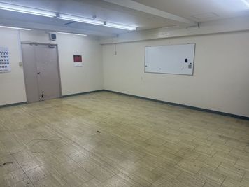 駅近！営業時間長い！ほぼ年中無休！セミナー会議の他、飲食可（調理不可）印刷設備も完備の作業場提供 - プリントリード　２Fレンタスペース