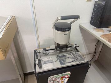 駅近”！Ｔシャツプリント・印刷・丁合・筋入れ・ラミネート・製本機など使いたい放題！ - プリントリード　２Fレンタスペース