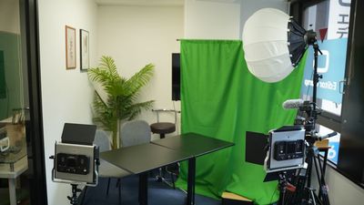 撮影利用もOK - 渋谷駅徒歩1分のスタジオ＆会議室 【会議室】渋谷駅徒歩1分！土足OK！10人収容の個室空間！の室内の写真