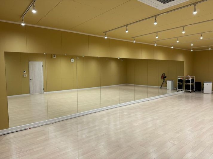 Acrobreak Dance Studio（ダンススタジオ） - Acrobreak Dance Studio