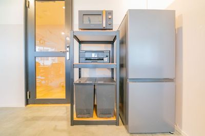冷蔵庫、電子レンジ、プリンターを設置 - SPOT 六本木ミッドタウンサイドANNEX 【六本木駅隣接】最大49名利用可のデザイナーズ1日オフィスの設備の写真