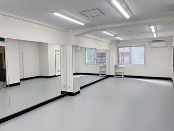 【一橋学園駅駅🚶‍♀️５分】毎日清掃✨ × 幅9.4mの大型鏡✨ × 楽器演奏◎　シンプルで本格的なダンススタジオ💃 - Step 小平・一橋学園スタジオB