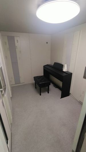 スタジオA/3畳/電子ピアノ - 銀座DoReMiレンタルピアノスタジオ