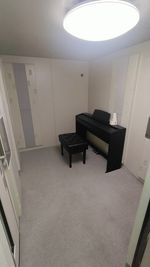 楽器の個人練習やレッスンにもお使いいただけます。 - 銀座DoReMiレンタルピアノスタジオ