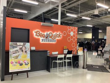 ビークイック越谷店内に併設しております - ビークイック越谷店 マシンピラティスレンタルルームの入口の写真