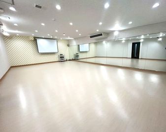 駅チカ！防音完備のレンタルスタジオ！59㎡と広々としたレンタルスペース。ダンス、ヨガ、セミナー、パーティーなどにも利用可 - DREAM SPACE ARATAMA