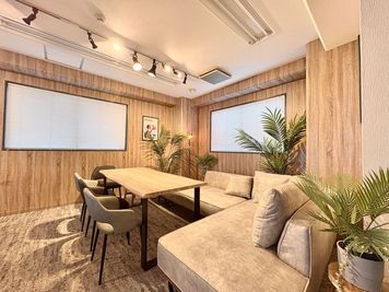最大32名/無料Wifi/会議・撮影・懇親会・推し会・女子会・ボドゲ等！飲食持込🍷可！ - たまりば桜木町の室内の写真