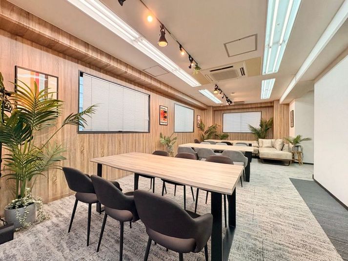 最大32名/無料Wifi/会議・撮影・懇親会・推し会・女子会・ボドゲ等！飲食持込🍷可！ - たまりば桜木町の室内の写真