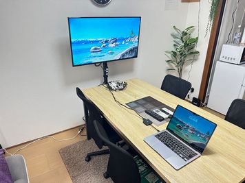 HDMIケーブルでモニターに写せます📺 - お気軽ルーム　グランベルデ お気軽会議室　グランベルデの室内の写真