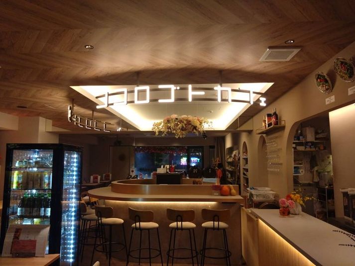 青山　カフェアートギャラリー - ココロゴトカフェ