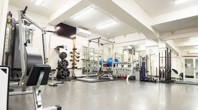 広々としたプライベート空間のレンタルジム。無料駐車場完備 新神戸駅から徒歩7分 - レンタルスタジオYKLAND