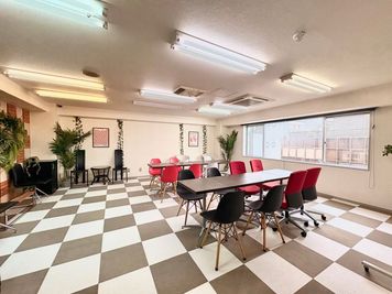 最大32名/無料Wifi/会議・撮影・懇親会・推し会・女子会・ボドゲ等！飲食持込🍷可！ - たまりば札幌大通駅前の室内の写真