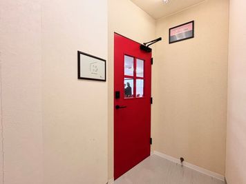 スペース入口 - たまりば札幌大通駅前の入口の写真