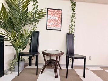 最大32名/無料Wifi/会議・撮影・懇親会・推し会・女子会・ボドゲ等！飲食持込🍷可！ - たまりば札幌大通駅前の室内の写真