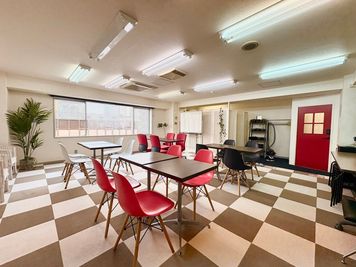 最大32名/無料Wifi/会議・撮影・懇親会・推し会・女子会・ボドゲ等！飲食持込🍷可！ - たまりば札幌大通駅前の室内の写真