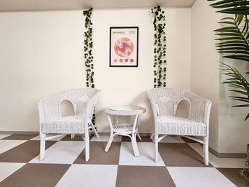 最大32名/無料Wifi/会議・撮影・懇親会・推し会・女子会・ボドゲ等！飲食持込🍷可！ - たまりば札幌大通駅前の室内の写真