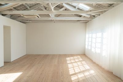 南側全面の窓から自然光が降り注ぐメインスタジオ - アンスピラシオン (Anspiration)  【土日祝 個人様限定】光に包まれた北欧の家｜5時間プランの室内の写真