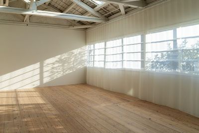 南側全面の窓から差し込む、光あふれるスタジオ - アンスピラシオン (Anspiration)  【土日祝 個人様限定】光に包まれた北欧の家｜5時間プランの室内の写真