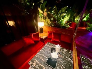 ORIENTAL LOUNGE大分 駅近🤍【101名様-150名様まではこちら】 映えスポット✨の室内の写真