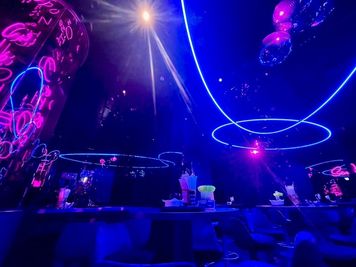 ORIENTAL LOUNGE大分 駅近🤍【101名様-150名様まではこちら】 映えスポット✨の室内の写真