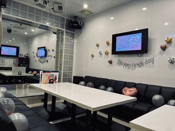 大音量で騒いでそのまま帰れる🚀駐車場あり🚗持ち込みOK☕ゴミ捨て無料🧹大型モニター📺推し会・本人不在の誕生日会🎂🧡 - カラオケ コート・ダジュール岡山店