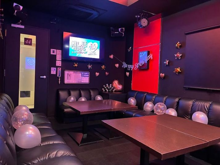 カラオケ コート・ダジュール岡山店 カラオケ　ライブルームの室内の写真