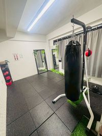 ボクササイズ，ストレッチエリア - プライベートジム『Alter bodies fitness』 完全個室のトレーニングジムの室内の写真