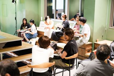 トークイベント開始時、グループワークをする様子 - BONCHI（ボンチ） 奈良市創業支援施設BONCHI 4階【TEN】の室内の写真