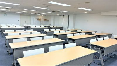 【リロの会議室】Forum S　5東洋海事ビル 【リロの会議室】地下1階　会議室A+Bの室内の写真