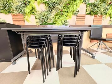 椅子10脚 - たまりば札幌大通駅前の設備の写真