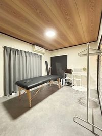 メインのお部屋です。ベッドモード使用時 - 福岡北九州レンタルサロン ユメノカネ マッサージ/整体/エステ/ネイルで使えるレンタルスペースの室内の写真