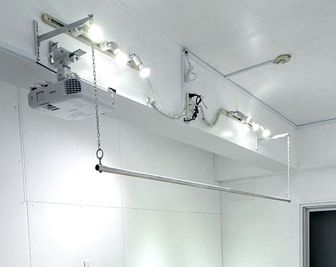 吊り下げパイプハンガーラック - Vearthの設備の写真