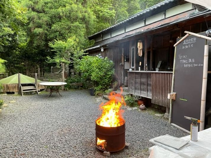 築100年余の古民家の屋外スペース - 楽創倶楽部