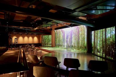 B.B.S. Event Diningの室内の写真