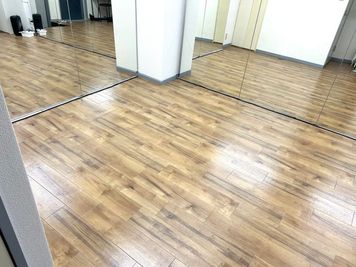 ブリヤン溝の口ダンススタジオの室内の写真