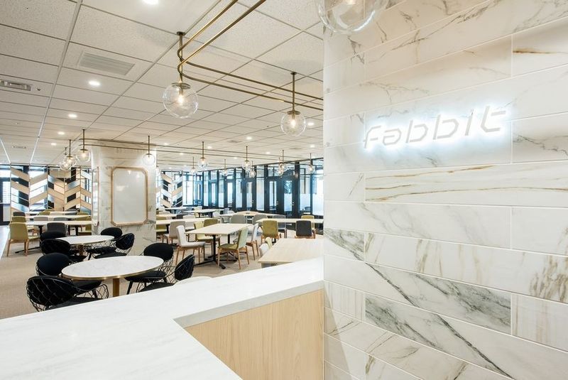 fabbit青山 会議室の室内の写真