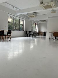 大控室が魅力、テラスもあり落ち着いた雰囲気の白壁スタジオ - 渋谷・代官山 南平台町スペース＆スタジオ