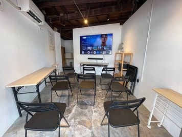 75型のテレビを搭載したスペースで映画鑑賞・貸切パーティー・会議など🎶 神戸・平野商店街 - KIKKAKE PLACE