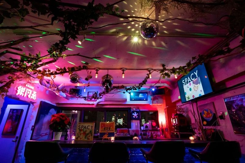 カラオケ/DJ機器/テラス/ルーフトップがあるレンタルスペース - 銀河系MUSIC BAR SPACY