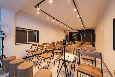 セミナーや会議、交流会などにご利用下さい😝結婚式二次会・打ち上げ・歓送迎会、合コン、同窓会 - シュシュK 【K】35名着席可✨50％割⭐️丸の内・大手町駅徒歩5分⭐️の室内の写真