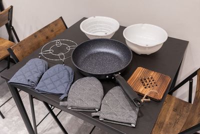 フライパン、鍋敷き、ミトン、ボール・ザル - シュシュK 【K】35名着席可✨50％割⭐️丸の内・大手町駅徒歩5分⭐️の室内の写真