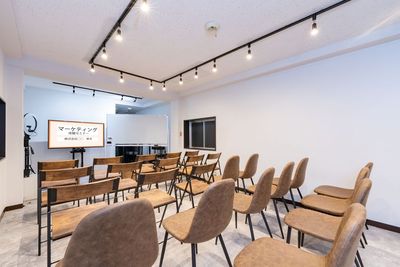シュシュK 【K】35名着席可✨50％割⭐️丸の内・大手町駅徒歩5分⭐️の室内の写真